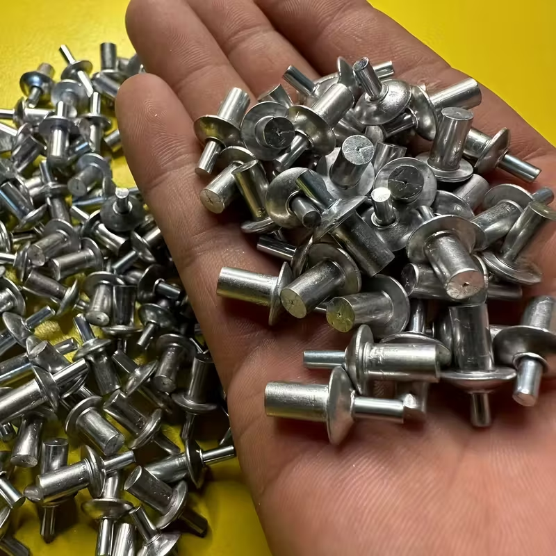 Round Head Aluminum Rivets Fas - Furniture Hardware Fixing Screws recension och pris